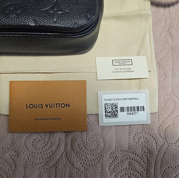 Authentic Louis Vuitton Pochette Metis Empreinte Marine Rouge - Picture 2 of 16